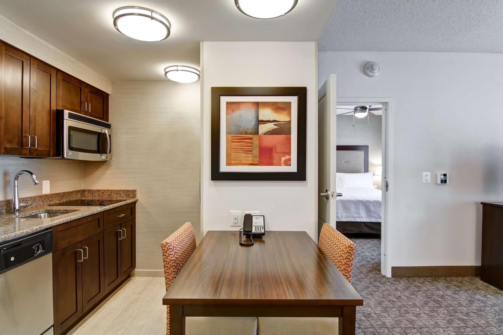 Queen Suite Two Queen Beds Mobility Hearing Access or Non-Smoking